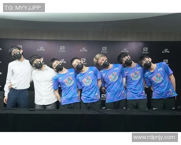 CSGO赛事热议:LNG战队比赛经验引发的争议与讨论 CSGO赛事热议:LNG战队比赛经验引发的争议与讨论