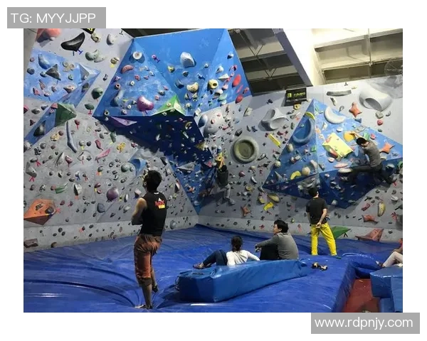 北京攀岩队战术之争引发热议攀岩界的未来发展方向探讨