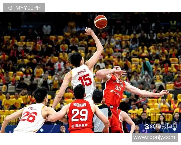 深圳篮球队中路突破革新探索新战术提升球队整体实力与竞争力