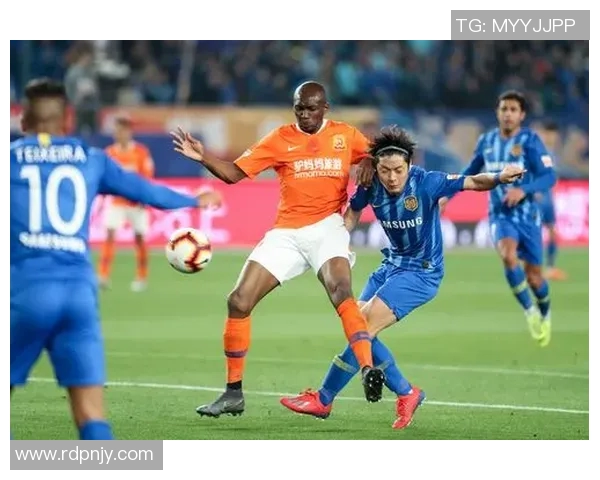 武汉足球队速度之争引发热议球迷观点各异谁能说服谁