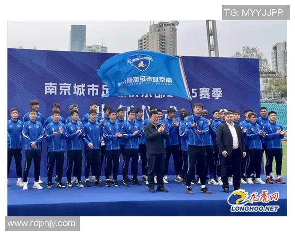 南京足球队逆袭之路揭秘钻石联赛特别报道展现奋斗精神与团队力量 南京足球队逆袭之路揭秘钻石联赛特别报道展现奋斗精神与团队力量